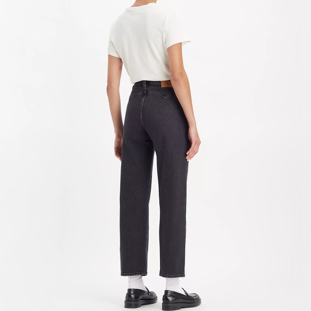 SOLD Levi’s Ribcage Straight Ankle Jeans